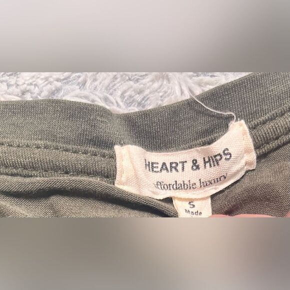 Woman’s top - Picture 2 of 2